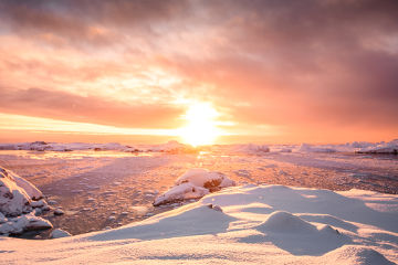 Em áreas de clima polar, predominam as baixas temperaturas e a presença de neve durante o ano todo