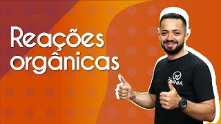 "Reações orgânicas" escrito sobre fundo alaranjando ao lado da imagem do professor