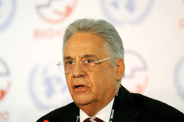 Fernando Henrique Cardoso era o ministro da Fazenda durante a implantação do Plano Real.