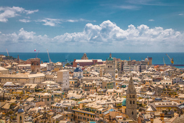 O renascimento urbano permitiu que cidades como Gênova, na Itália, alcançassem uma população de cerca de 60 mil habitantes no século XII.
