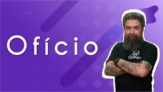 "Ofício" escrito sobre fundo roxo ao lado da imagem do professor