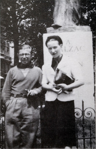 O jovem casal de filósofos Jean-Paul Sartre e Simone de Beauvoir.