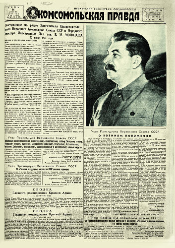 Jornal soviético informando do início da guerra entre Alemanha e URSS.