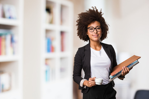 A inserção da mulher no mercado de trabalho alterou a configuração da organização social ocidental.