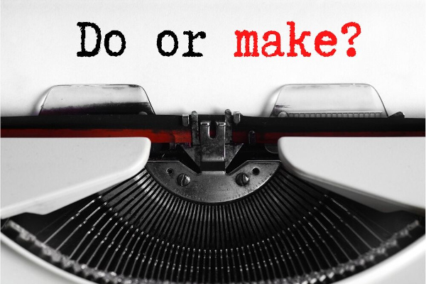 O verbo “fazer” pode ser traduzido como do ou make.
