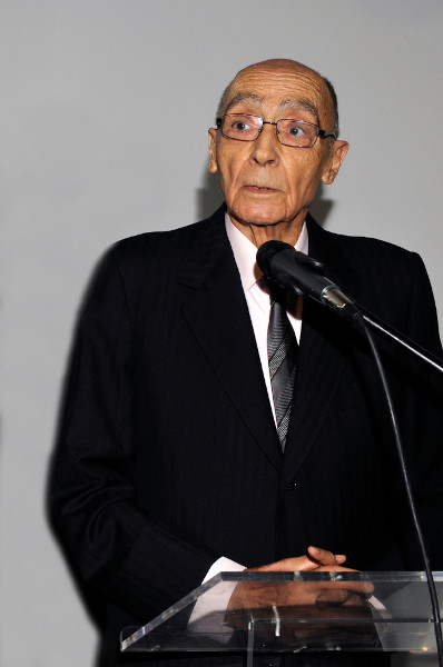Fotografia do autor em abertura de exposição em sua homenagem no Palácio Nacional da Ajuda em Lisboa, Portugal.