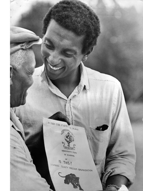 Stokely Carmichael, fundador do SNCC e integrante dos Panteras Negras.