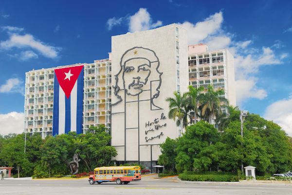 O papel de liderança de Che Guevara na Revolução Cubana fez dele um dos grandes heróis nacionais de Cuba.