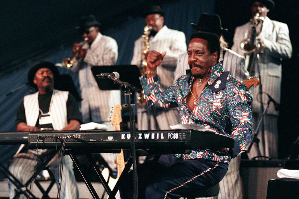 Ike Turner ficou conhecido como um dos compositores de “Rocket 88”, considerada por muitos a primeira canção de rock da história.