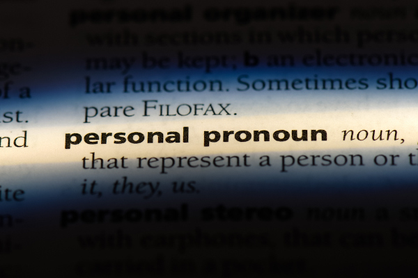 Os personal pronouns nem sempre se referem a pessoas.