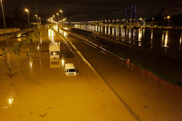 Enchente na Marginal Tietê, na cidade de São Paulo.