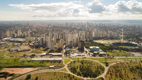 Vista aérea de Goiânia, que possui a principal RM do Centro-Oeste.