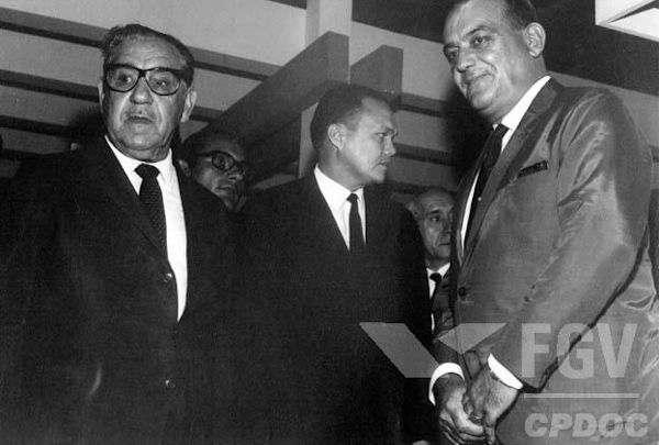 Foi no governo de Artur da Costa e Silva que se emitiu, em 13 de dezembro de 1968, o Ato Institucional nº 5.