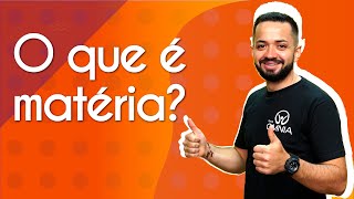 "O que é matéria?" escrito sobre fundo alaranjado ao lado da imagem do professor
