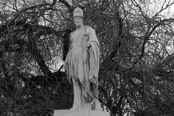 Péricles foi um governante de Atenas no século V a.C., e credita-se a ele um período de grande desenvolvimento econômico e cultural na cidade.