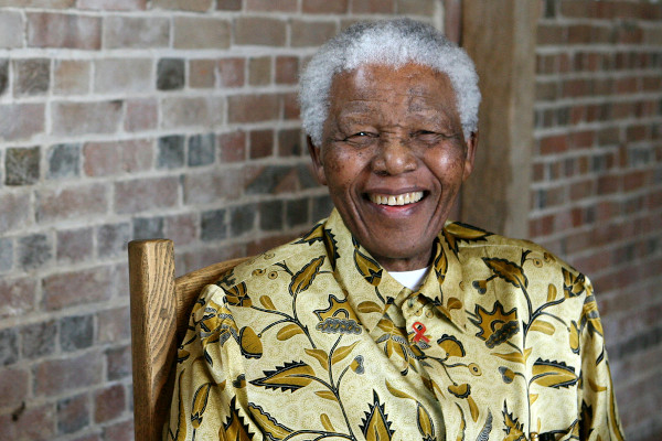 Nelson Mandela foi o primeiro presidente pós-apartheid e recebeu um Prêmio Nobel da Paz por sua luta contra a segregação racial em seu país.