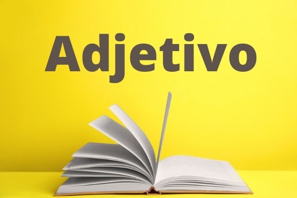 Adjetivo escrito acima de um livro.