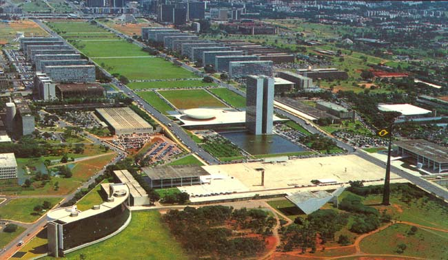 Vista a&eacute;rea da Pra&ccedil;a dos Tr&ecirc;s Poderes, em Bras&iacute;lia. 