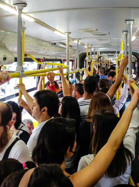 Transporte coletivo em São Paulo representando a mobilidade urbana