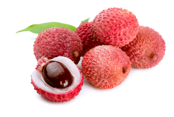A lichia é um fruto que pode ser consumido in natura ou pode ser utilizada na fabricação de  sorvetes e sucos, por exemplo.