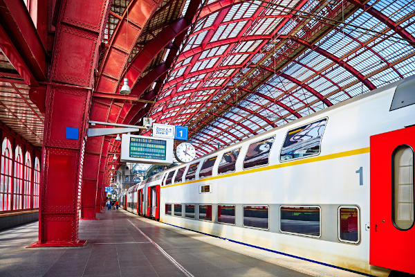  A rede de transportes altamente desenvolvida da Bélgica coloca o país em posição de destaque no setor logístico europeu.