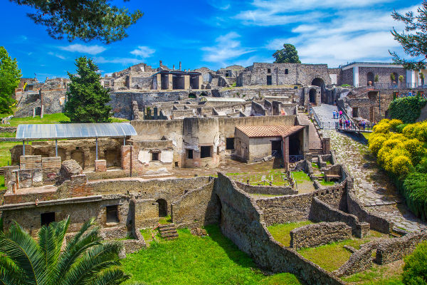 As ruínas de Pompeia foram descobertas em escavações realizadas durante o século XVIII.