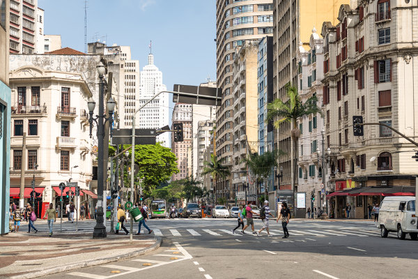 A paisagem representa todos os componentes do espaço que os nossos sentidos conseguem perceber. Na imagem acima, tem-se uma paisagem do centro histórico da cidade de São Paulo.