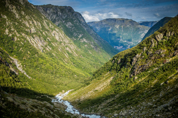 As paisagens naturais são compostas de elementos da natureza que não foram alterados pela ação humana.