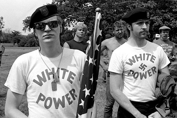 Os supremacistas acreditam na falsa ideia de que o homem branco é naturalmente superior.