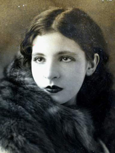 Pagu foi um dos grandes nomes do movimento modernista e produziu ilustrações, charges, poemas e romances ao longo de sua vida.