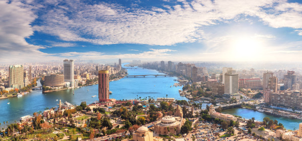 Imagem aérea de Cairo e do rio Nilo.