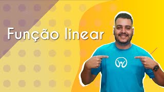 "Função Linear" escrito sobre fundo amarelo ao lado da imagem do professor