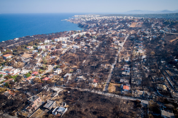 Devastação causada pelos incêndios na Grécia, em 2018.