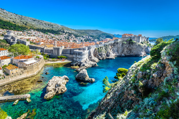 Famosa paisagem de Dubrovnik, no litoral da Croácia.