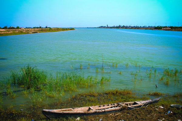 Confluência do Tigre e Eufrates, Shatt al-Arab, Iraque.