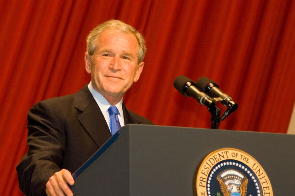 George W. Bush, presidente norte-americano durante a Guerra do Afeganistão.