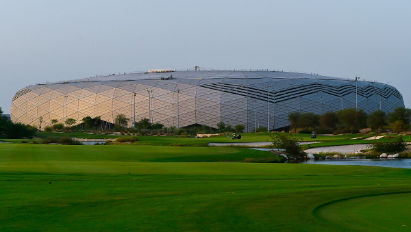 Vista de frente do estádio Education City, preparado para os jogos da Copa do Catar 
