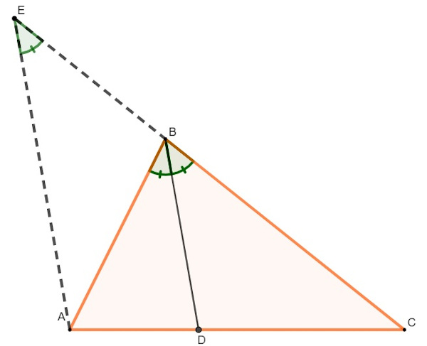 Triângulo ABC em cor bege com bissetriz BD e prolongamento AEB