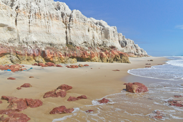 Falésias do Morro Branco em Beberibe, no Ceará.