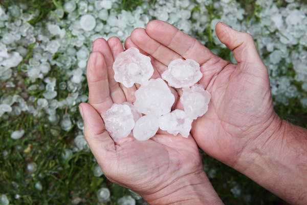 Granizo é uma forma de precipitação caracterizada como pedras de gelo