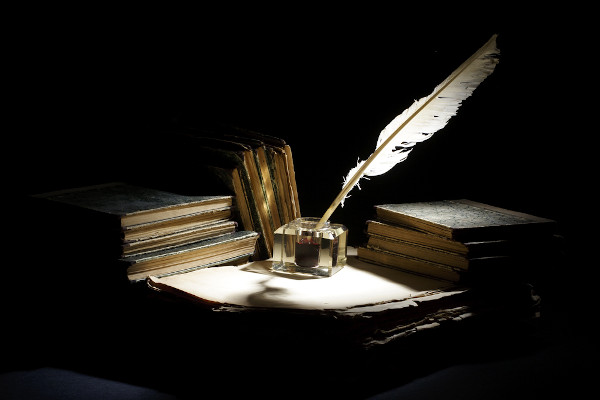 O romance histórico traz fatos da história de um povo.