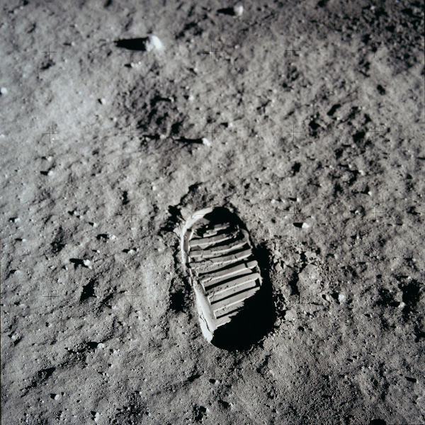 Pegada impressa na superfície da Lua durante a missão Apollo 11