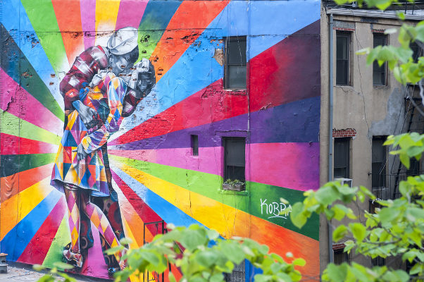 Mural “O Beijo”, do artista brasileiro Eduardo Kobra, em Nova Iorque [2] 