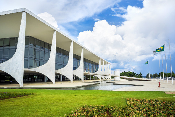 O Palácio do Planalto, em Brasília, é o local oficial de trabalho do presidente da República, chefe do Executivo brasileiro. 