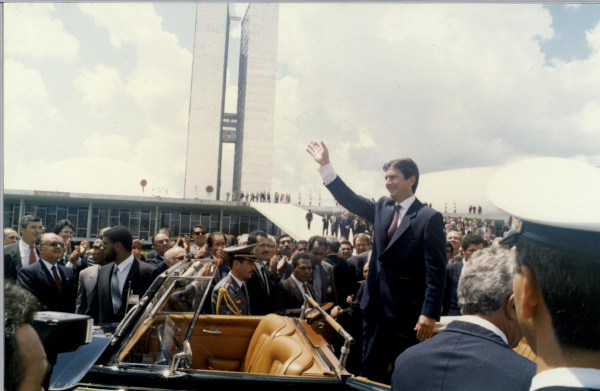 Fernando Collor de Mello durante sua posse à presidência da república em 1990.[1]