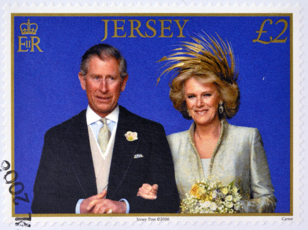 Selo impresso em Jersey comemorando o casamento de Charles, então príncipe de Gales, e Camilla Parker Bowles, por volta de 2006. 