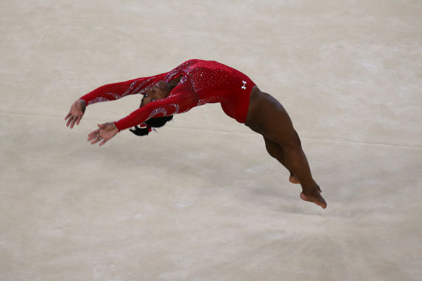 Simone Biles nos Jogos Olímpicos Rio 2016.
