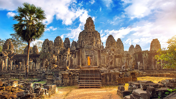Templo de Angkor Wat, um dos principais destinos turísticos do Camboja.