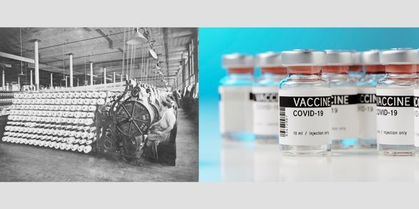 Máquina a vapor à esquerda e frascos de vacina de covid-19 à direita.
