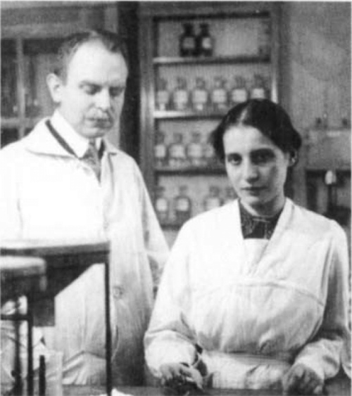 Otto Hahn e Lise Meitner, descobridores da fissão nuclear.